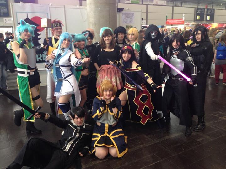 Jennifer Weiss mit Sword Art Online Cosplayern